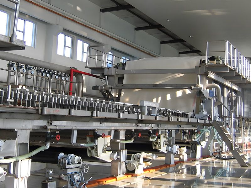 長網(wang)多缸(gang)機